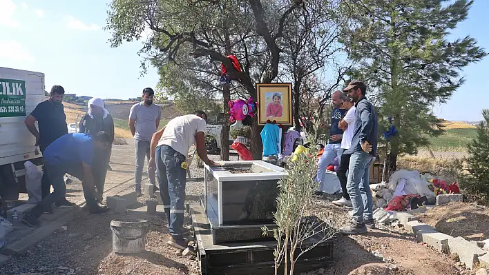 Narin'in mezarına Türk Bayrağı dikilecek!