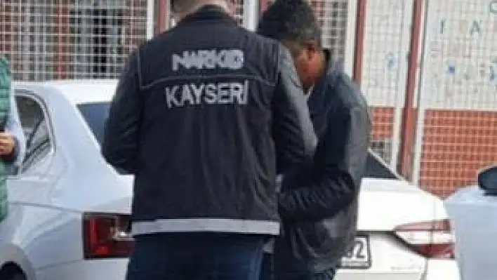 Narkotik ekipleri okul çevrelerine göz açtırmıyor