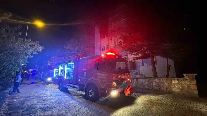 Nevşehir'de 5 katlı binada korkutan yangın