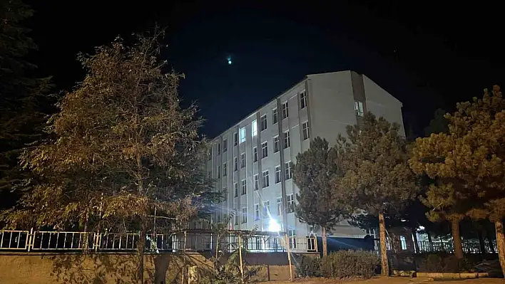 Sipariş ettikleri pastayı yedikten sonra 6 öğrenci hastanelik oldu!