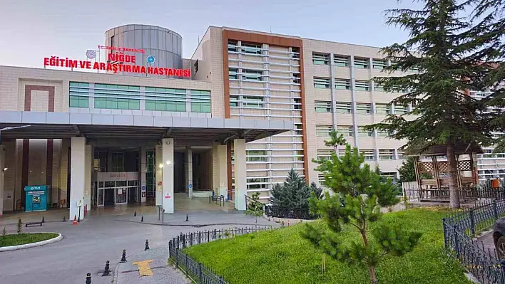 Niğde'de hastane ek binasında korkutan yangın