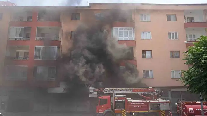 Niğde'de iş yeri deposunda korkutan yangın!