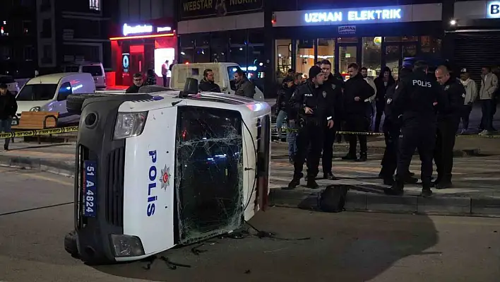 Niğde'de polis otosu ile otomobil çarpıştı - Çok sayıda yaralı var!