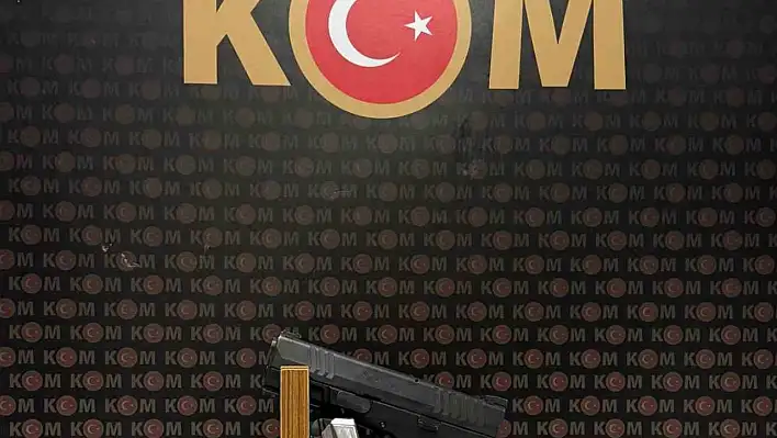 Kaçak silah taşıyan 2 şüpheli yakalandı