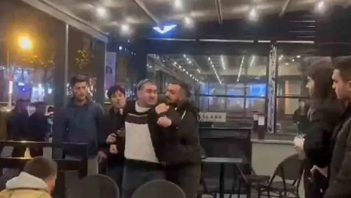 Niğde'de Starbucks protestosunda tartışma: 1 gözaltı