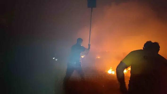 Korkutan mera yangını kontrol altına alındı