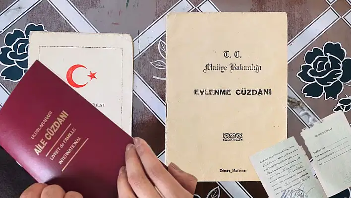 Nostaljik yolculuk! 45 Yıl önceki evlilik evlenme cüzdanı bakın nasılmış