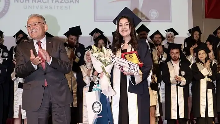 Nuh Naci Yazgan Üniversitesi Diş Hekimliğinde ilk mezuniyet heyecanı