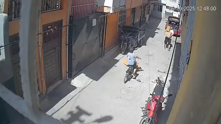 Sokakta üzerine karton örten çocuk ölümden döndü