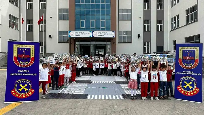 İlkokul öğrencilerine Trafik Kuralları eğitimi verildi