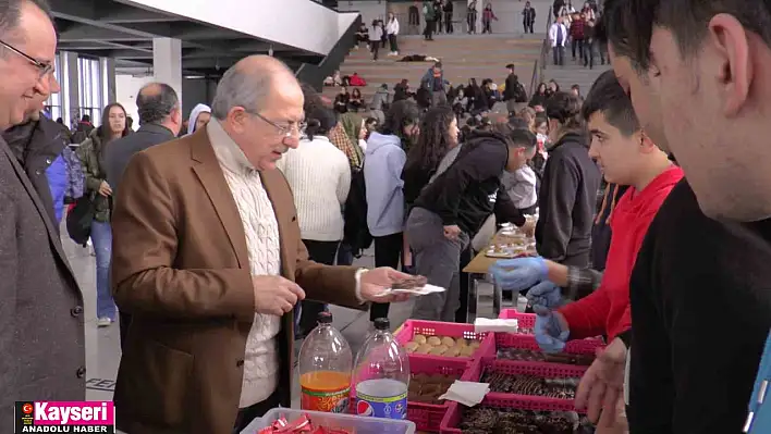 Öğrencilerden depremzedeler için hayır panayırı