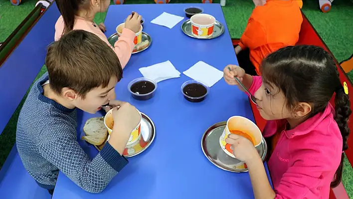 Öğrencilere ücretsiz bir öğün yemek vaadi!