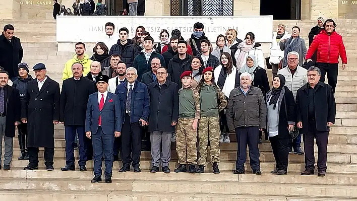 Oğuz Boyları Derneği Üyeleri Anıtkabir'de