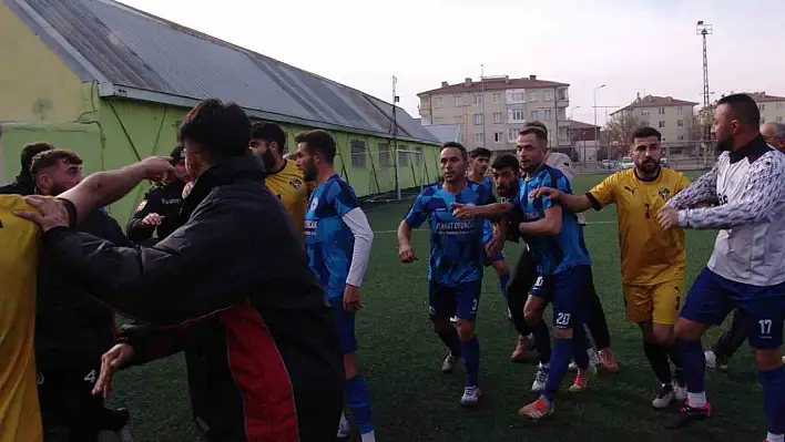 Olaylı maçta kazanan Kocasinan Şimşekspor: 4-2'lik zafer