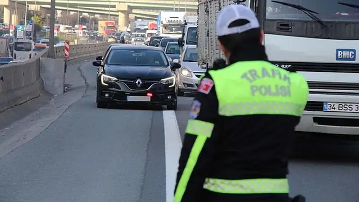 Ömür boyu trafikte ceza almayacaklar!