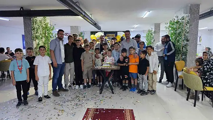 Ömürspor, sezonu ailelerle kapattı!