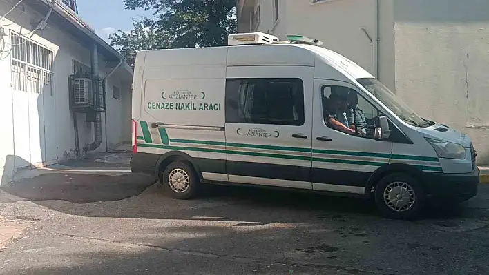 Özdemir'in cansız bedeni adli tıpa getirildi
