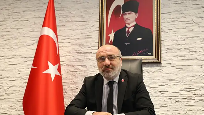 'Onurlu görevi yürütmeye devam edeceğim'