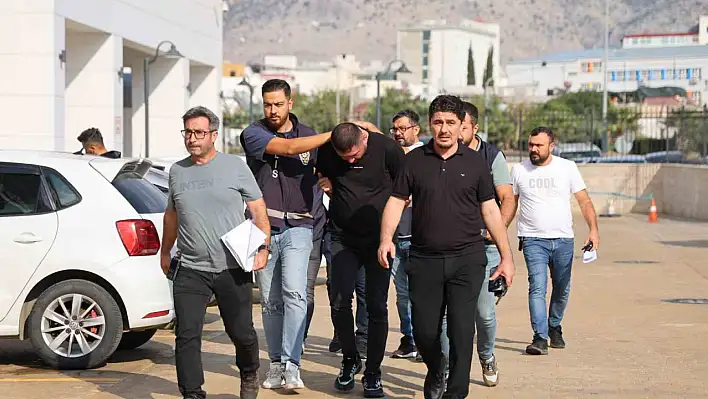 Otomatik silahla galeriye saldırmışlardı: Yeni gelişme!