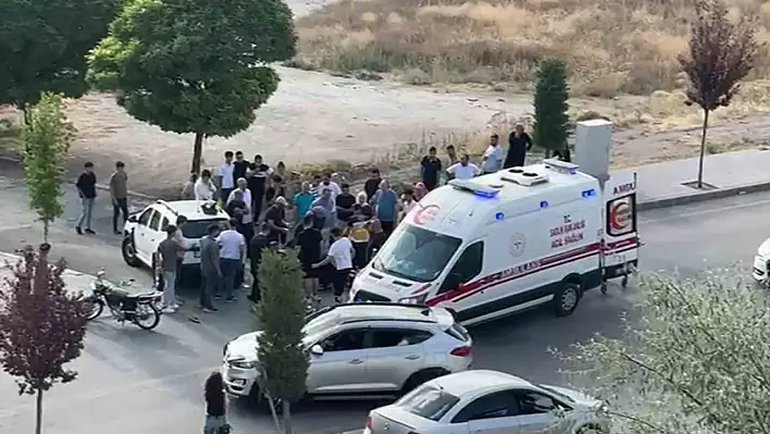Nevşehir'de sola dönmek istedi, motosikletle çarpıştı!