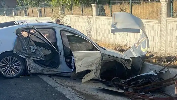 Otomobil ile tanker çarpıştı: Yaralılar var