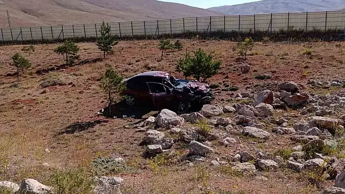 Sivas'ta otomobil takla attı: 2 Kişi yaralandı!