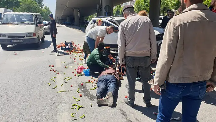 Otomobil Triportöre Çarpınca Sürücü Yola Fırladı!