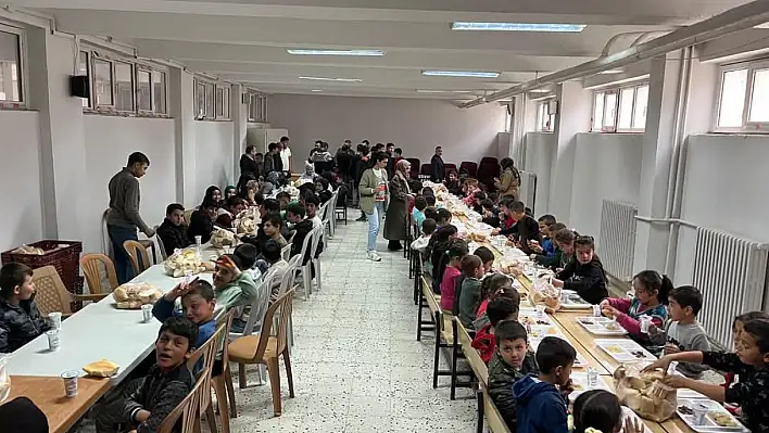 Yağmur duası için eller semaya açıldı...