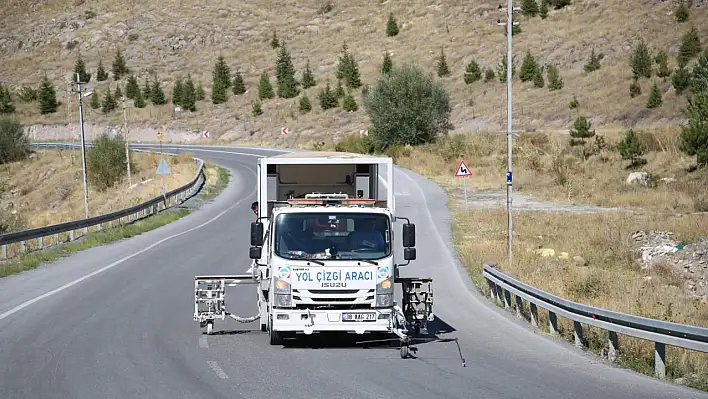 Palancıoğlu, 'Güvenli yollar için çizgi çalışması yapıyoruz'