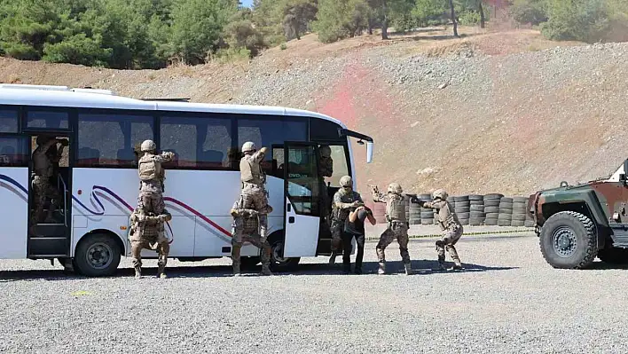 Kahramanmaraş'ta gerçeğini aratmayan tatbikat