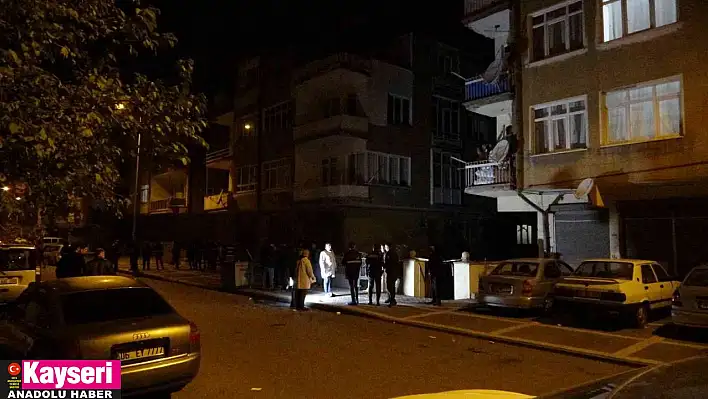 Polisleri bıçaklayan saldırgan hayatını kaybetti