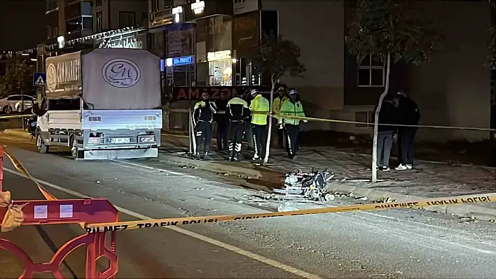 Polisten kaçtı park halindeki kamyonete çarptı: 1 ölü 1 yaralı