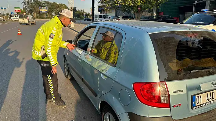 Adana'da akıllı kavşak bilgilendirilmesi- Polis ekipleri sahaya indi