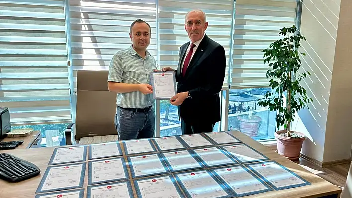 Projeci başkan tapuları aldı!