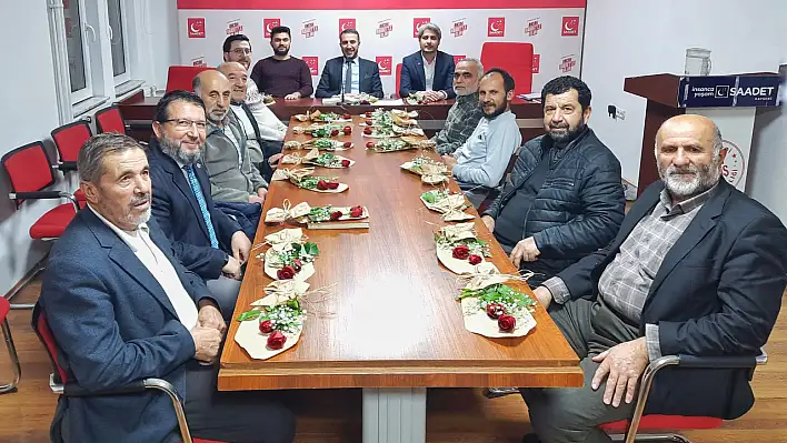 Saadet Partisi'nde çiçek jesti