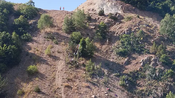 Sabah saatlerinde feci kaza: 3 kişi hayatını kaybetti, çok sayıda yaralı var!