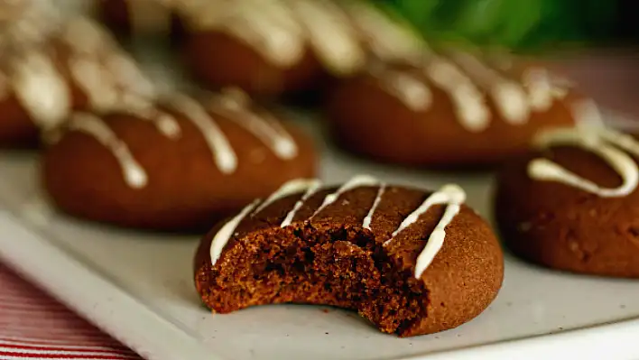 Sadece 3 Malzeme ile 15 Dakikada Nutellalı Kurabiye Tarifi - Prafik Tatlı Tarifleri