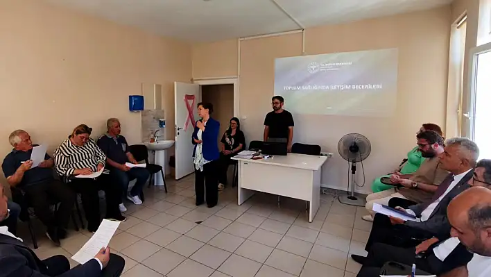 SAHA Akademisi kapsamında muhtarlara ruh sağlığı ve beslenme eğitimi