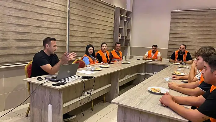 Saimbeyli'de gönüllülere önemli eğitim!