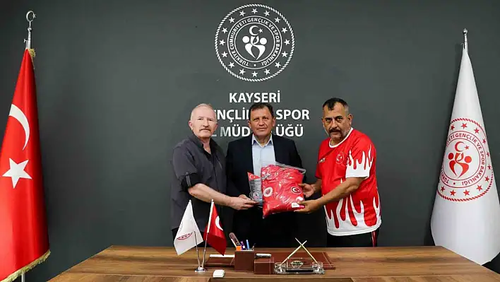Şampiyon sporculardan il Müdürü Kabakcı'ya ziyaret...