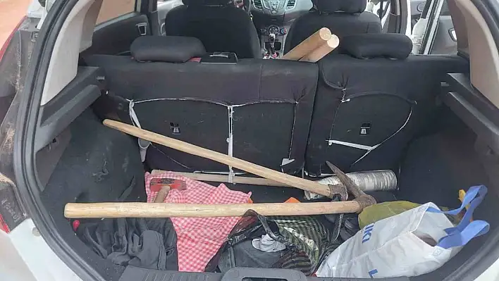 Define Peşindeki Şüpheliler Jandarma Tarafından Yakalandı