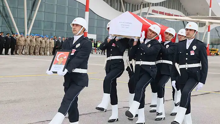 Şehit polisin cenazesi Sivas'a getirildi