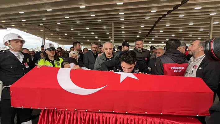 Şehit Polis Memuru Son Yolculuğuna Uğurlandı