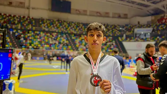 Şerbetçi, milli takımla Bulgaristan yolcusu!