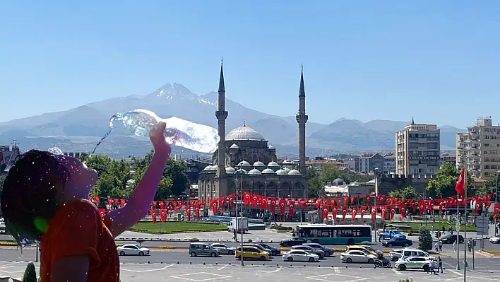 Sıcaktan bunalan Kayserililer oraya akın etti!