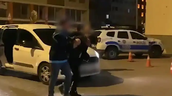 Kayseri'de silahla gasp yaptılar: 60 kişilik ekipten kaçamadılar!