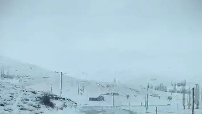 Hürmer Mezrası tamamen beyaza büründü