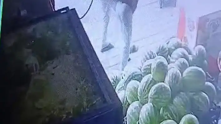 Adana'da market çalışanına şiddet!