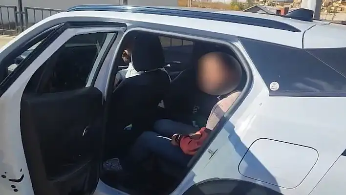 Sivas'ta göçmen kaçakçılarına darbe