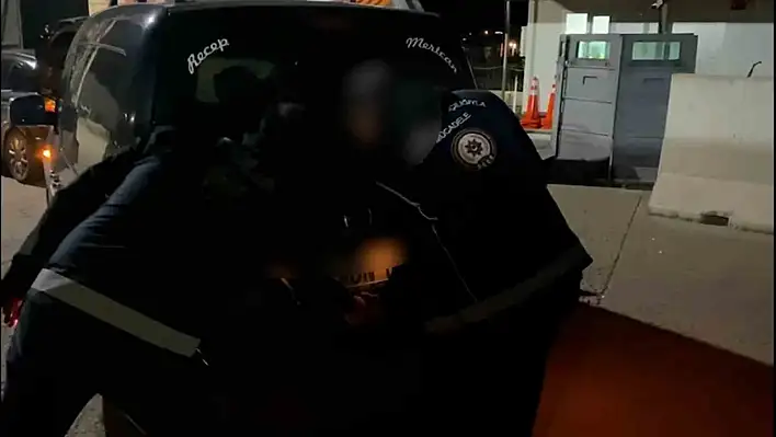 Yasa Dışı Göçmen Naklini Organize Eden 4 Kişi Tutuklandı